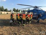 20180725191230_download (19): Video, foto: Automobilová nehoda u Rostoklat objektivem zasahujících hasičů